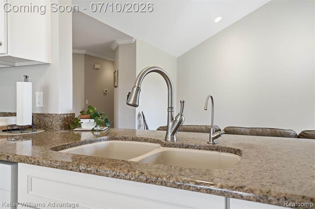 9722 Sunnywood Trail, South Lyon, MI 48178 — Photo 17