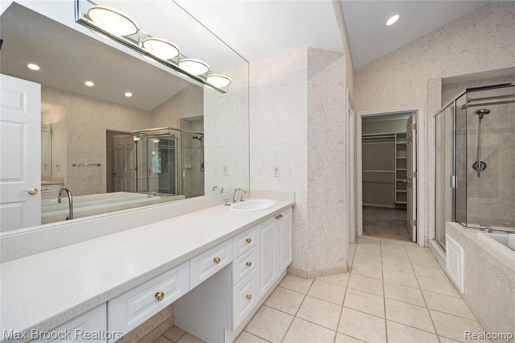 5149 Parkgate Drive, Commerce Twp, MI 48382 — Photo 37