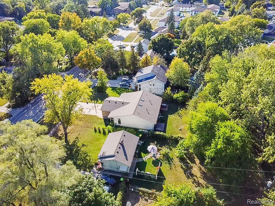 914 North Road, Fenton, MI 48430 — Photo 42