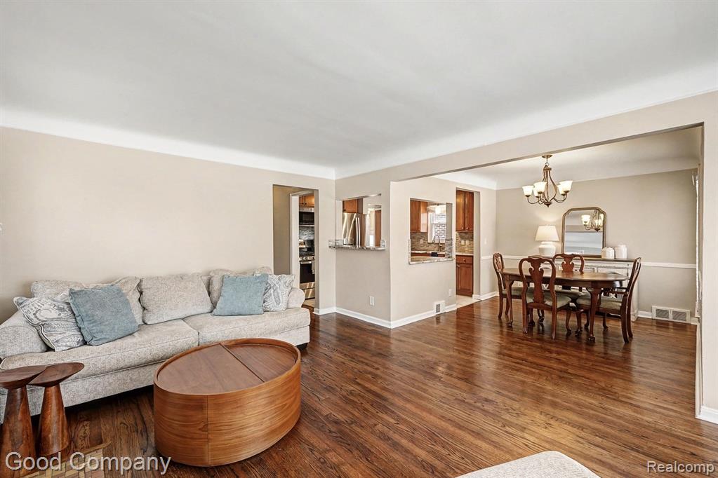 13146 Elgin Avenue, Huntington Woods, MI — Photo 6