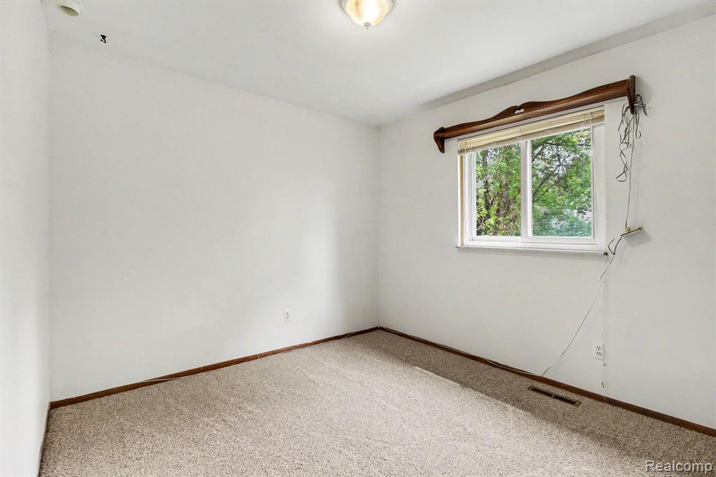 11465 Cedar Island Road, White Lake, MI — Photo 15