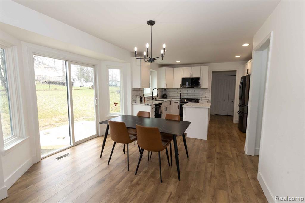 963 LANCASTER Street, Lapeer, MI 48446 — Photo 16