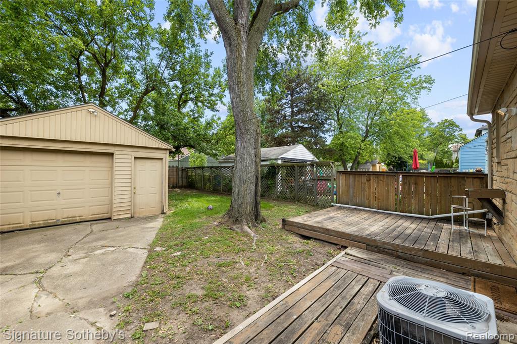 674 E Webster Street, Ferndale, MI 48220 — Photo 24