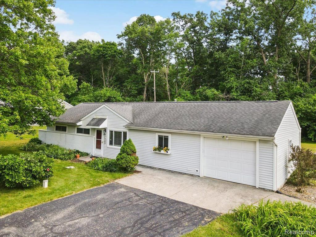 6161 ASCENSION Street, Clarkston, MI 48348 — Photo 3