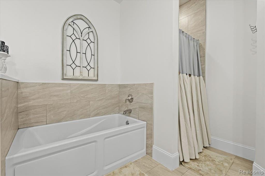 4075 BARR Road, Canton, MI 48188 — Photo 27