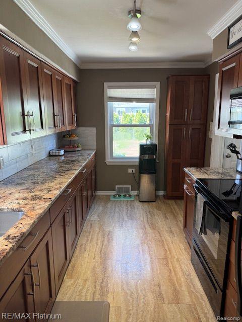 415 CRYSTAL Street, Milford, MI 48381 — Photo 8