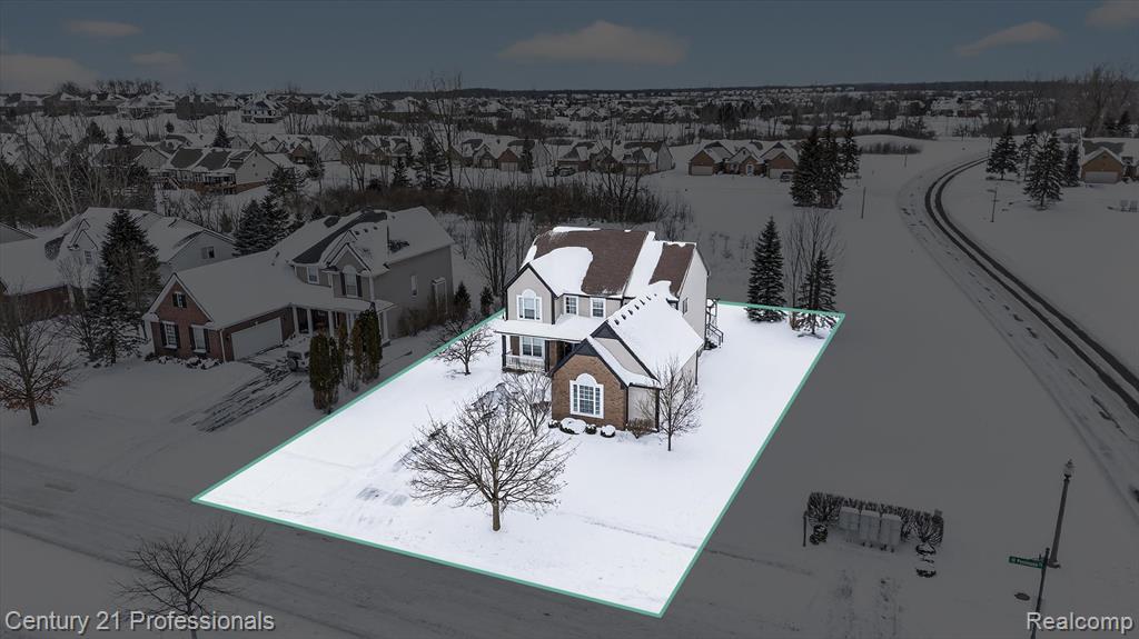 778 W Peninsula Court, Oxford, MI, 48371