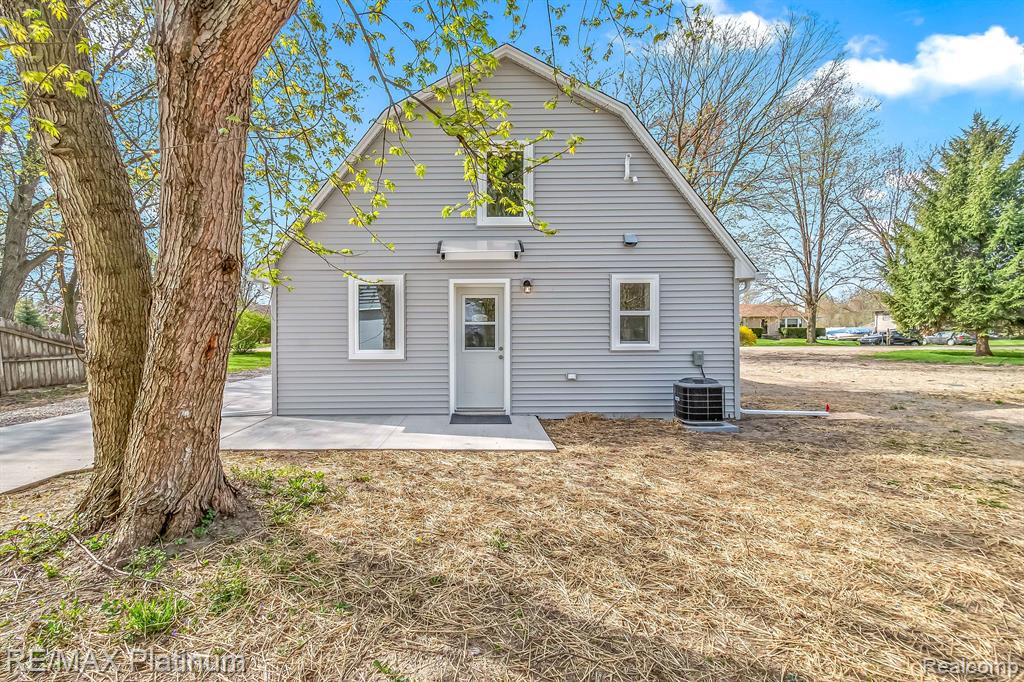 43680 BURTRIG Road, Belleville, MI 48111 — Photo 2