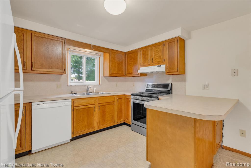4415 Cambridge Drive, Port Huron, MI 48060 — Photo 11