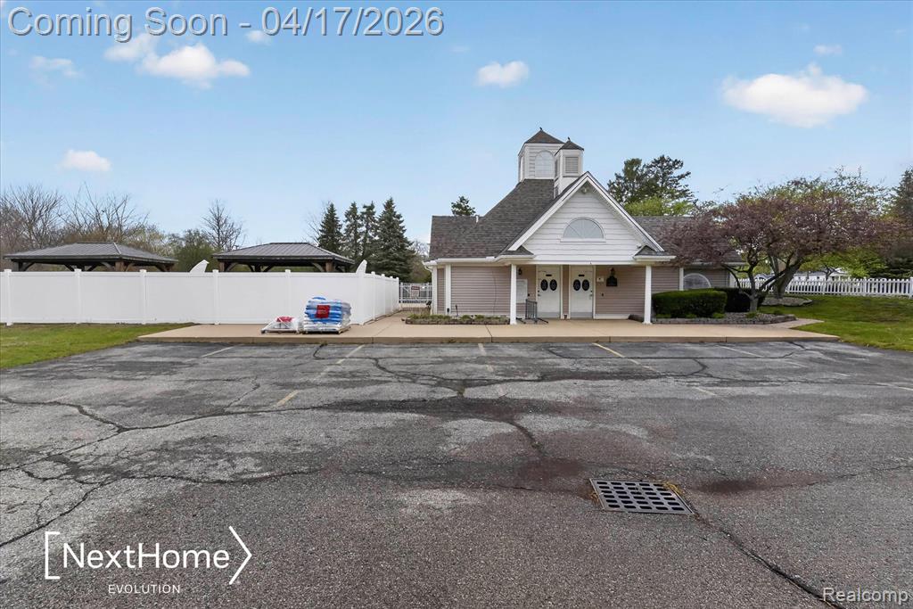 321 Oxford Court, Belleville, MI 48111 — Photo 52