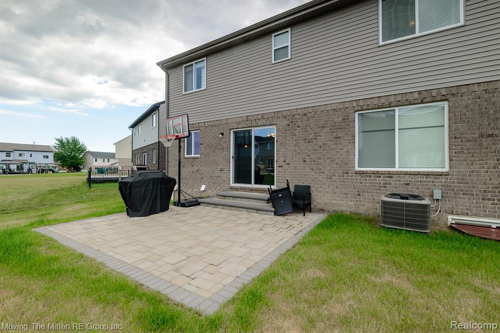 6791 Chandler Drive, Belleville, MI 48111 — Photo 37