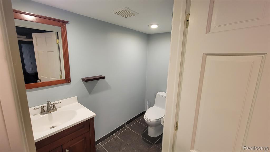 909 N MAIN Street, Royal Oak, MI 48067 — Photo 20