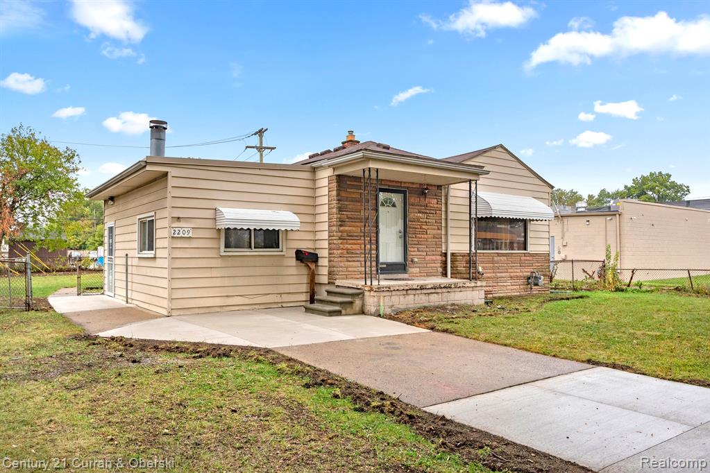 2209 DEERING Street, Garden City, MI