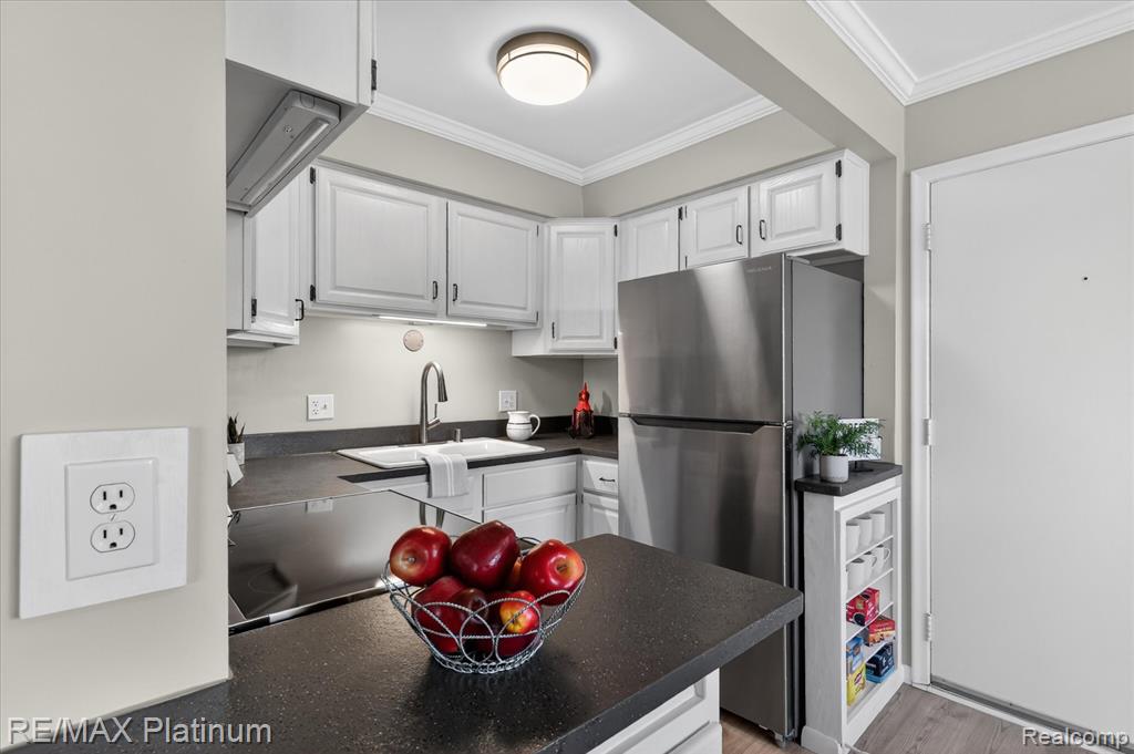 5980 Alan Drive, 8, Brighton, MI 48116 — Photo 10
