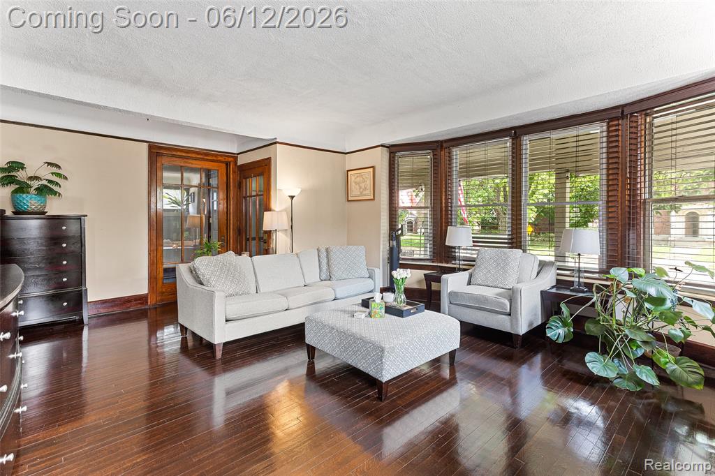 7641 La Salle Boulevard - Photo 3