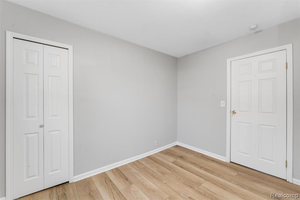 28855 Delton Street, Madison Heights, MI 48071 — Photo 13