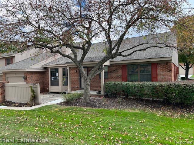 7274 DANBROOKE, West Bloomfield, MI — front exterior