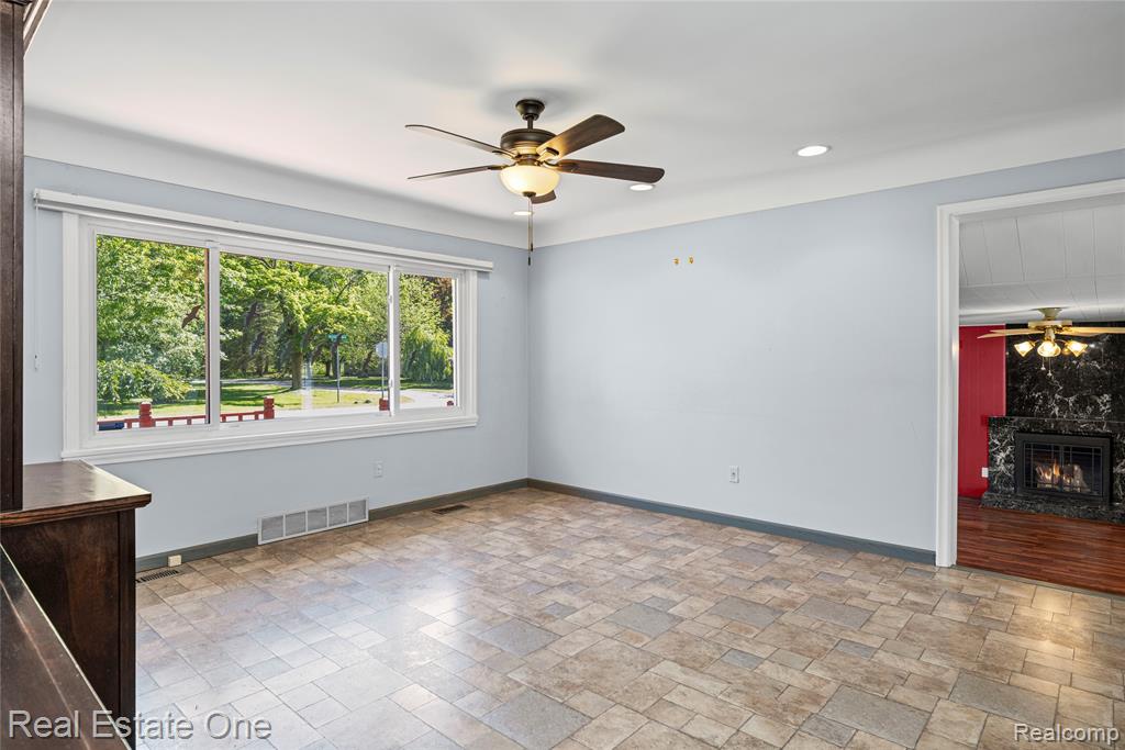 6740 Brockhurst Boulevard, West Bloomfield, MI — Photo 12