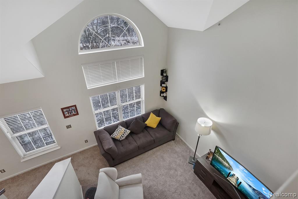611 VILLAGE Lane, Milford, MI 48381 — Photo 14