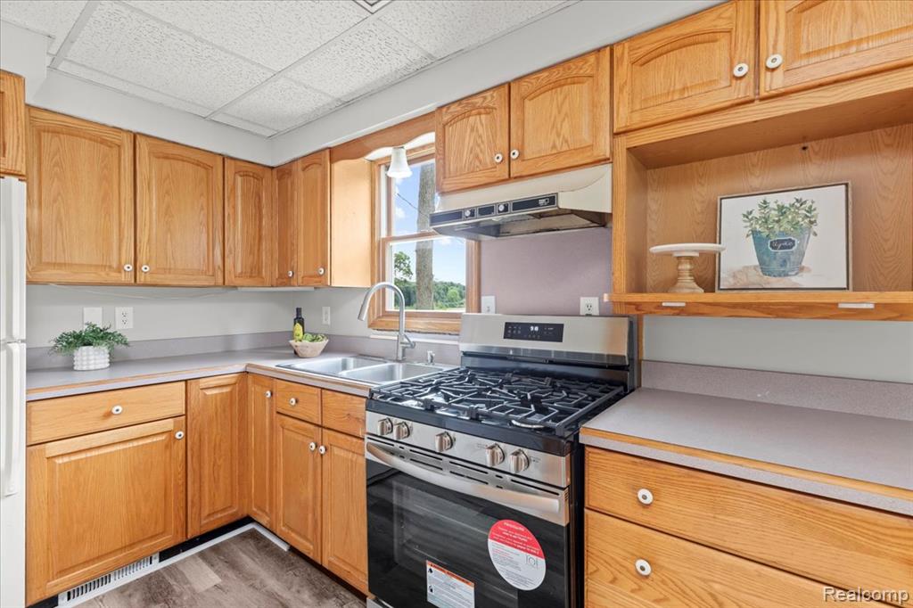 5246 Wayne Road, White Lake, MI 48383 — Photo 23