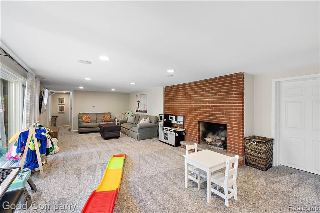 4671 BURNLEY Drive, Bloomfield Hills, MI 48304 — Photo 57