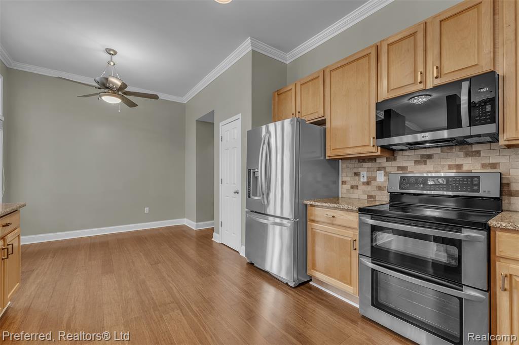 985 Watersedge Court, Oxford, MI 48371 — Photo 32