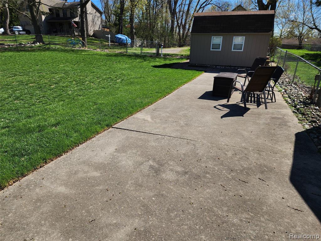 635 Sherry Drive, Lake Orion, MI 48362 — Photo 45