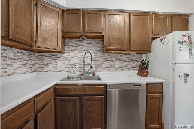 8354 Lakeview Court, Ypsilanti, MI 48198 — Photo 14