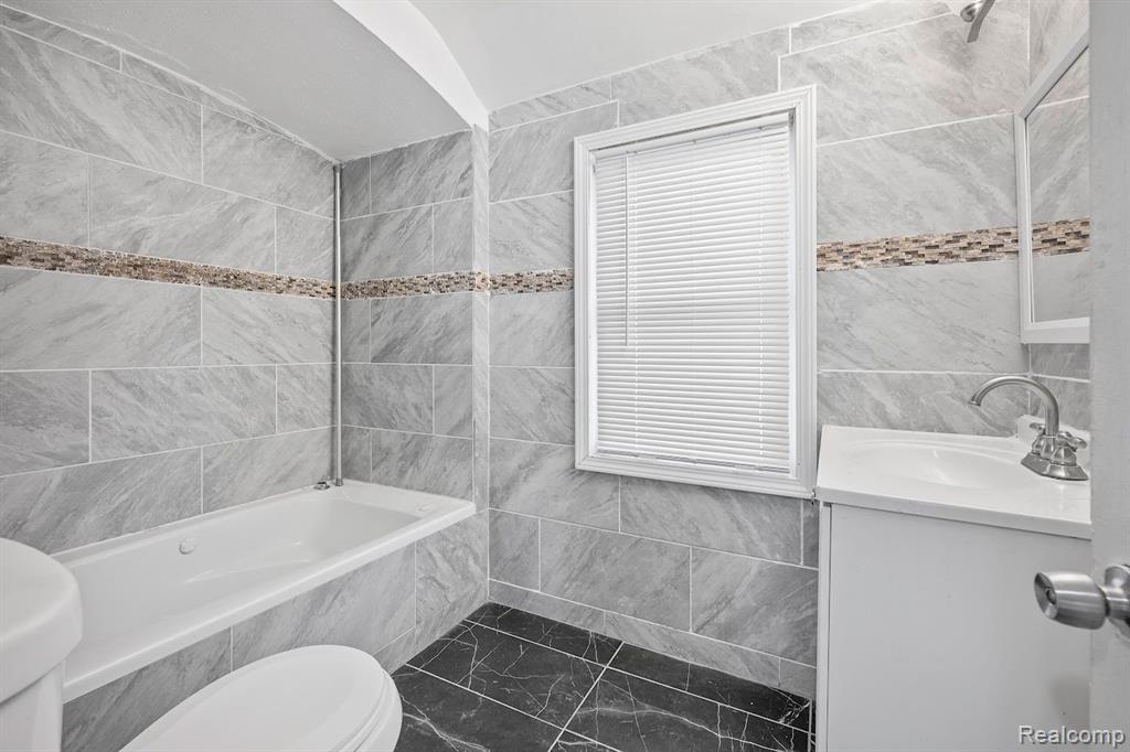 7747 APPOLINE Street, Dearborn, MI 48126 — Photo 27