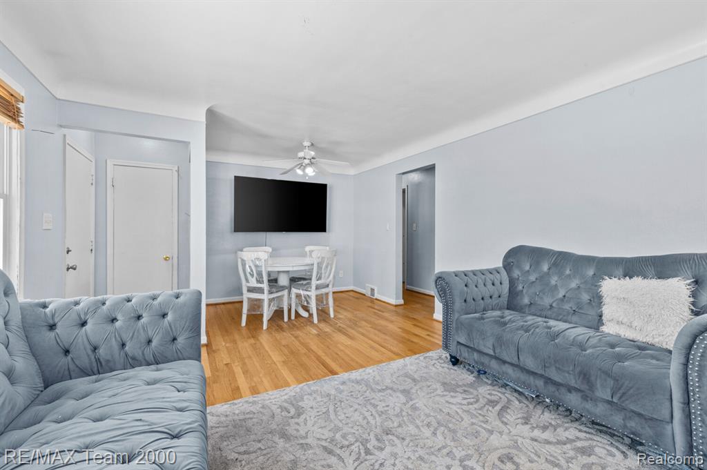 9 Christine Court, Dearborn, MI 48124 — Photo 5