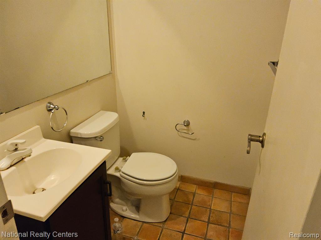 8676 Community Blvd Boulevard, Warren, MI 48093 — Photo 11
