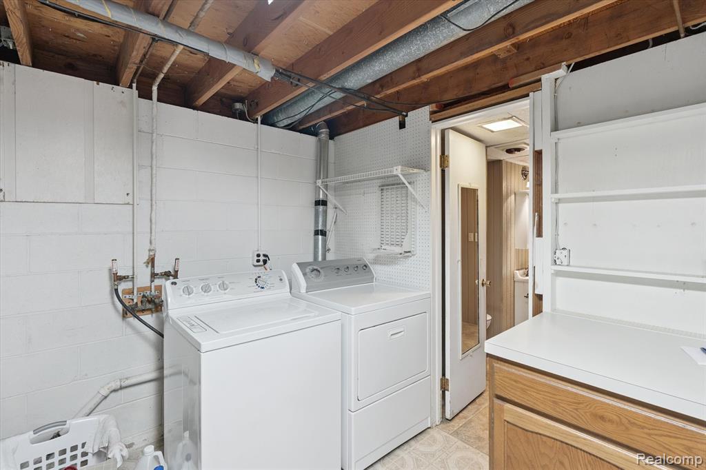 915 E River Road, Flushing, MI 48433 — Photo 35