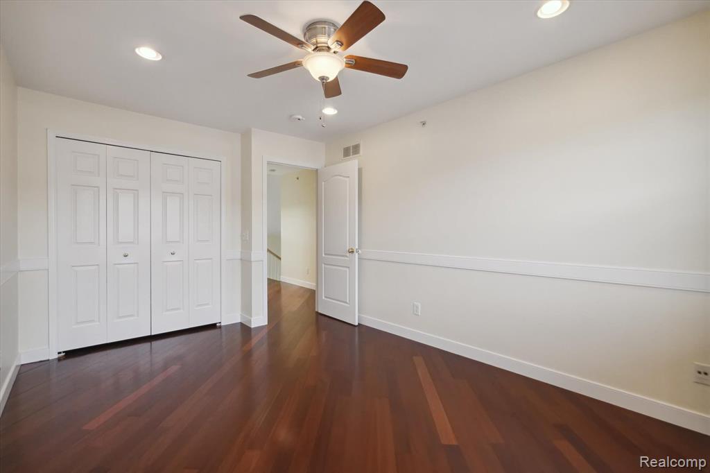 29399 GLEN OAKS Boulevard E, Farmington Hills, MI 48334 — Photo 25