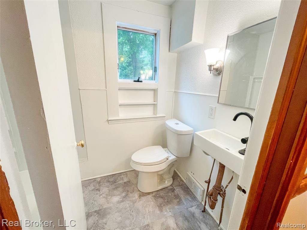 603 Vernier Road, Grosse Pointe Woods, MI 48236 — Photo 15