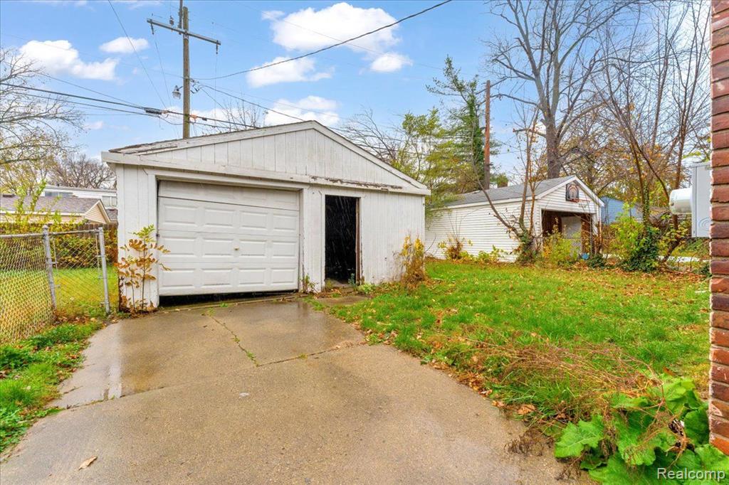 5585 CADIEUX Road, Detroit, MI 48224 — Photo 22