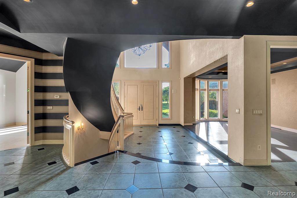 5779 Pinecrest Estates Drive, Ann Arbor, MI 48105 — Photo 16