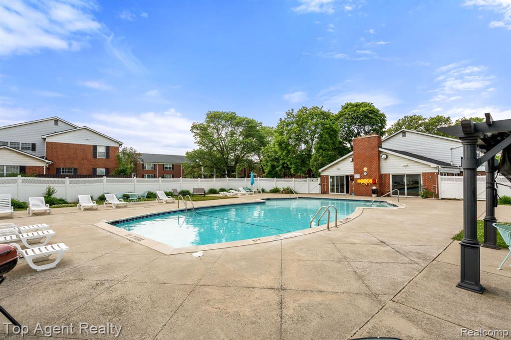 27557 W Echo Valley, 153, Farmington Hills, MI 48334 — Photo 35