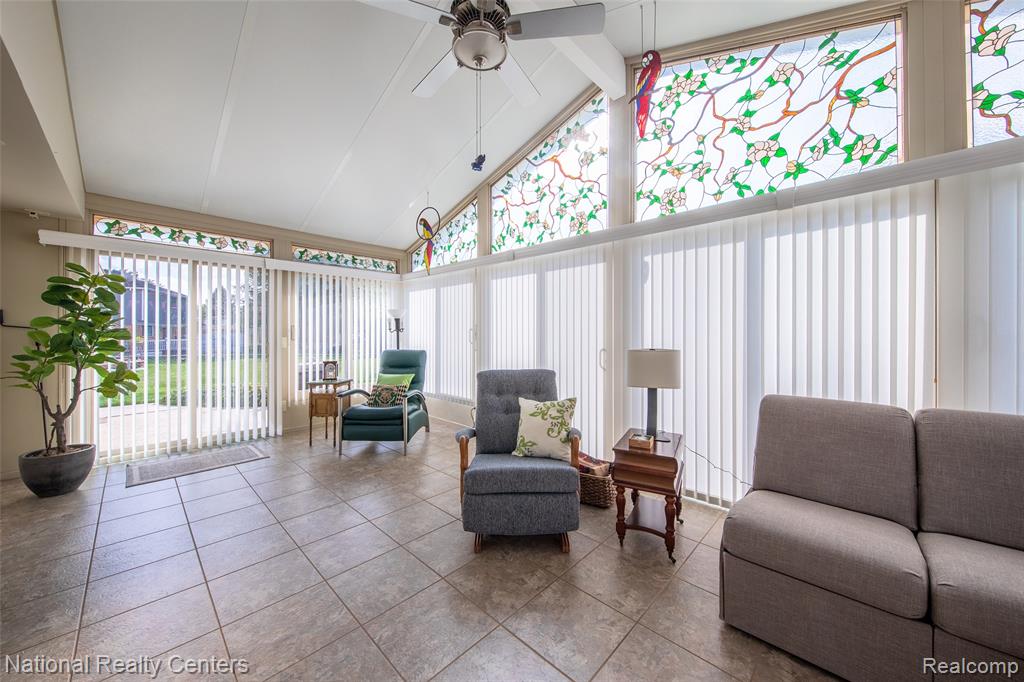 40703 Olympia Drive Drive, Sterling Heights, MI 48313 — Photo 15