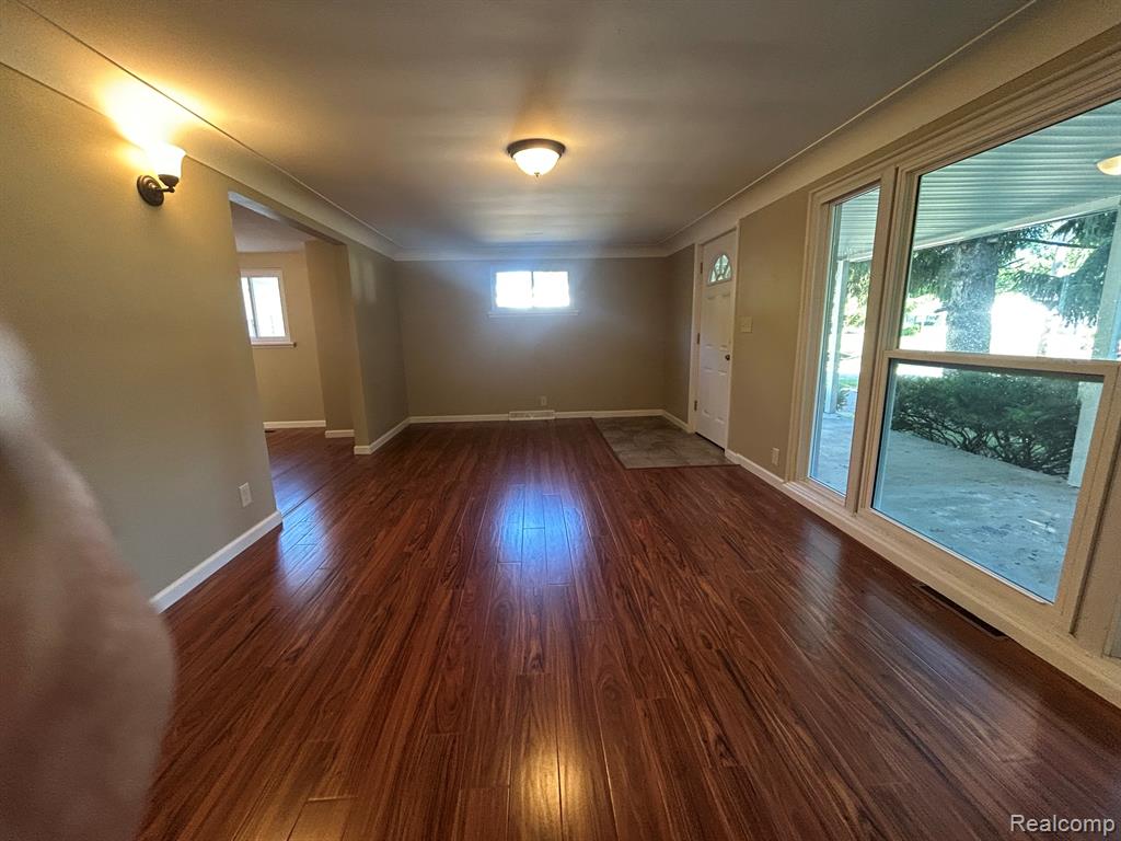 6182 Surrey Lane, Burton, MI 48519 — Photo 3