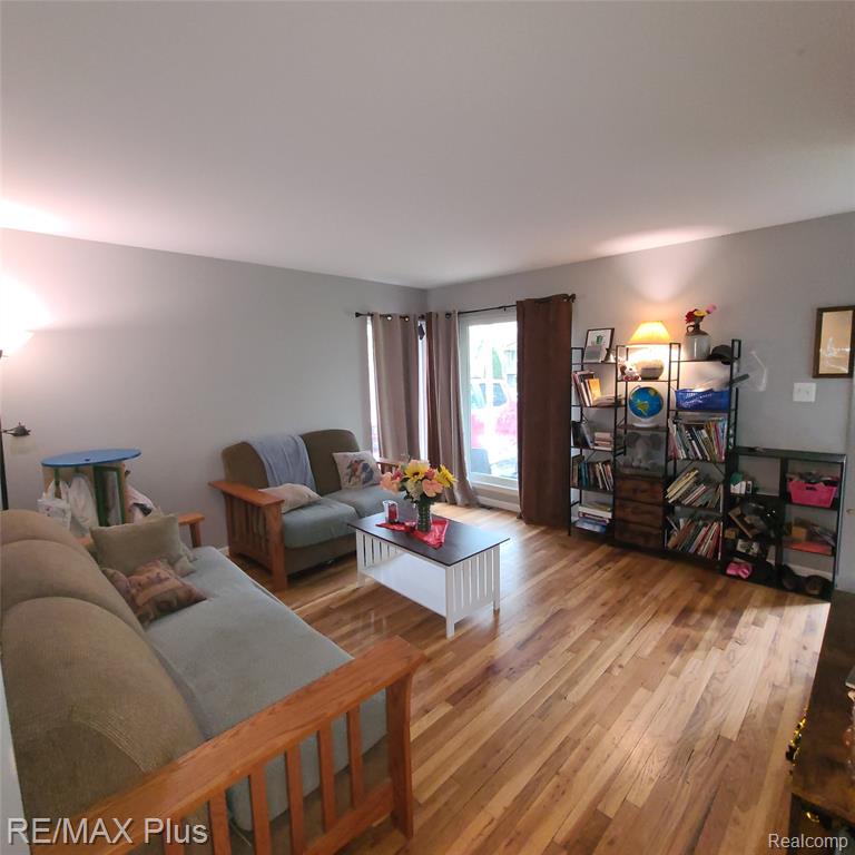 698 Shenandoah Drive, Clawson, MI — Photo 10