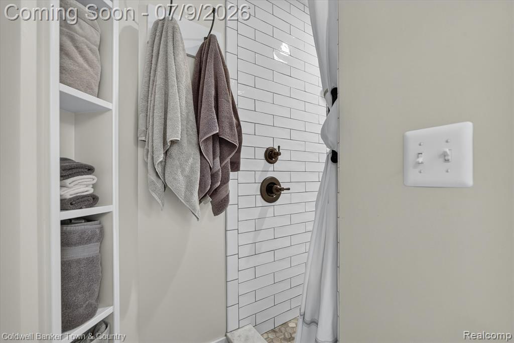 3762 Noble, Brighton, MI 48116 — Photo 35