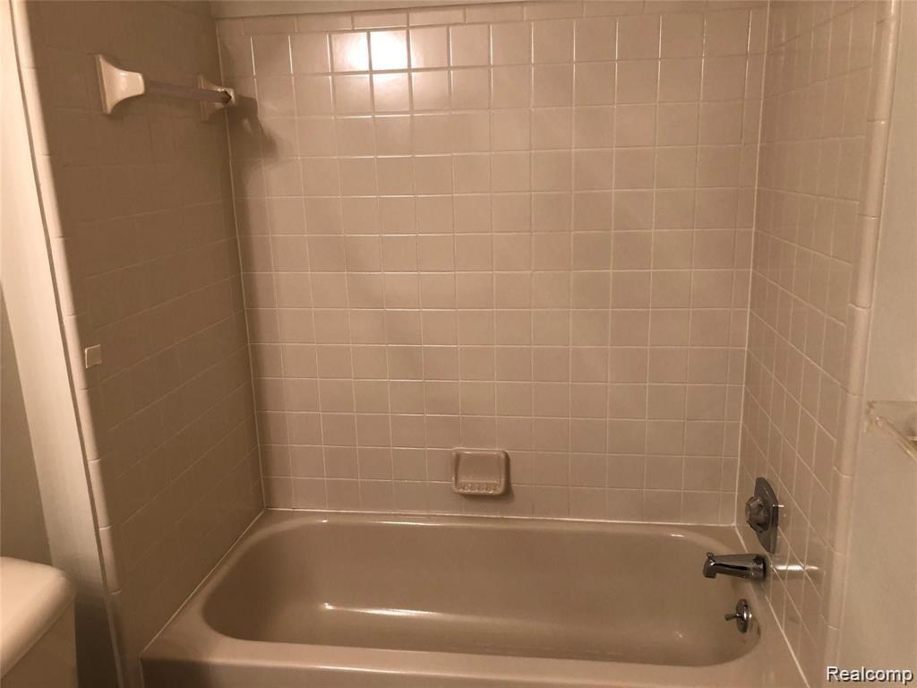 7095 ELMHURST DRIVE, West Bloomfield, MI — Photo 18