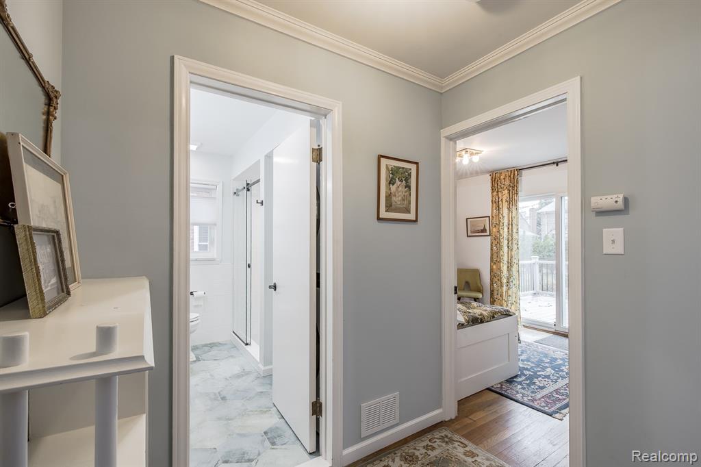 10846 Hart Avenue, Huntington Woods, MI — Photo 21