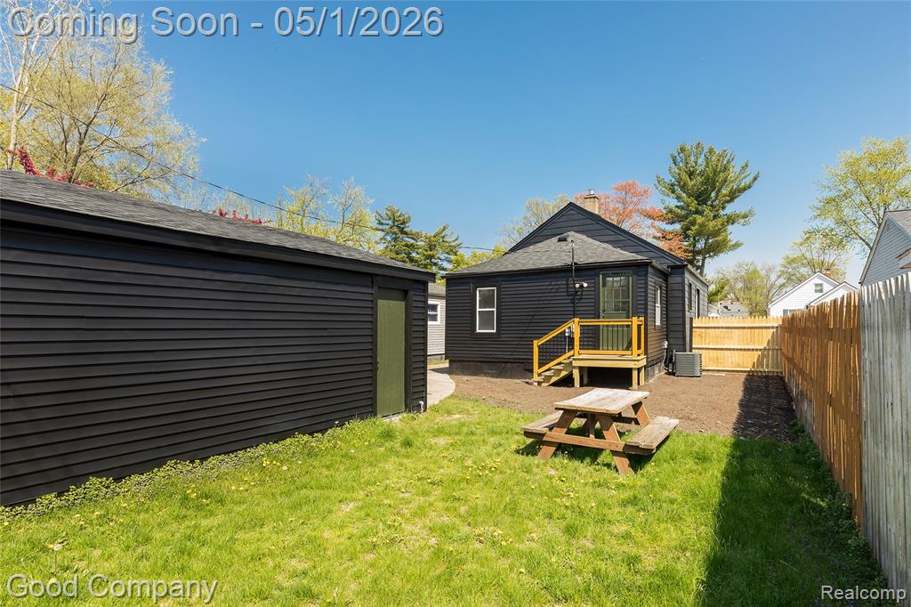 23393 Hoover Avenue, Hazel Park, MI 48030 — Photo 27