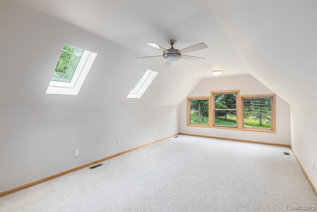 4301 Rolling Acres Drive, Hartland, MI 48353 — Photo 35