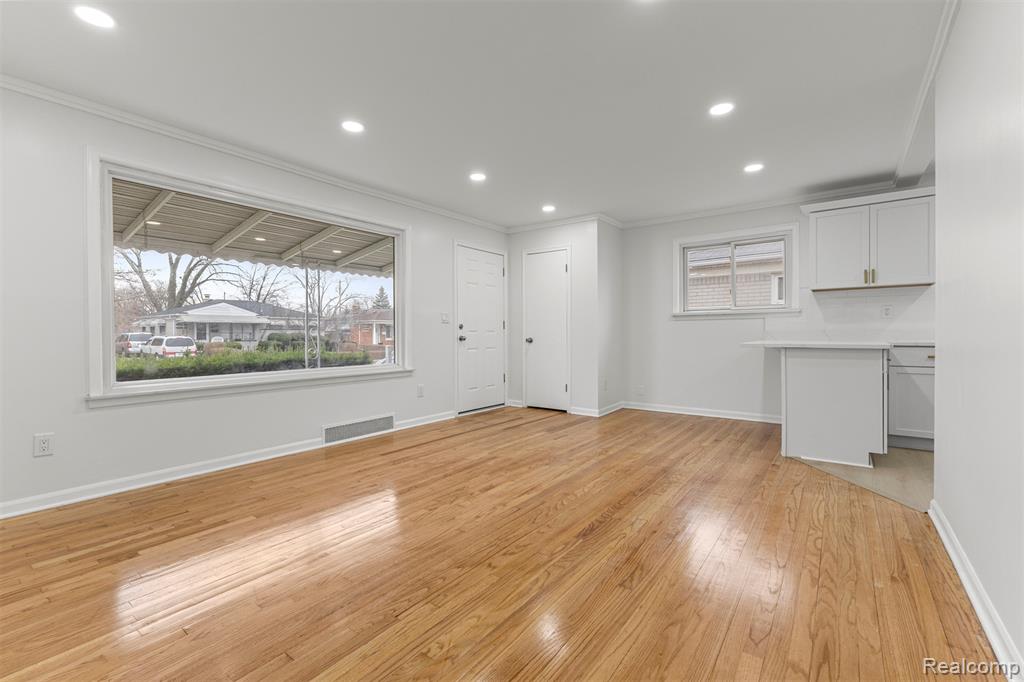 462 Clair Street, Garden City, MI — Photo 6