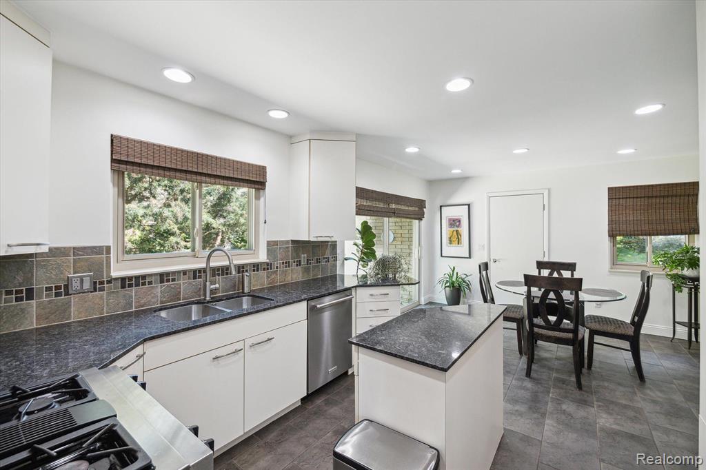 427 Rolling Green Circle S, Rochester Hills, MI 48309 — Photo 15