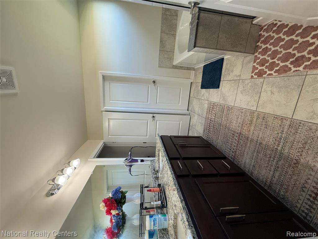 49654 Hummel Drive, Macomb, MI 48044 — Photo 15