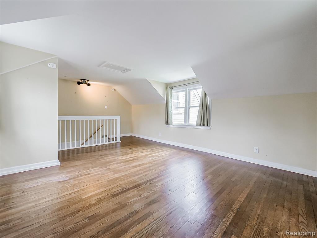 654 HICKORY unit 2 Street, Milford, MI 48381 — Photo 4