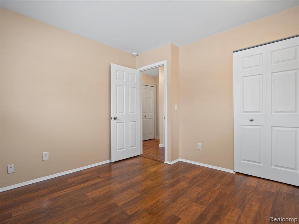 6652 DOYON Drive N, Waterford, MI 48327 — Photo 23